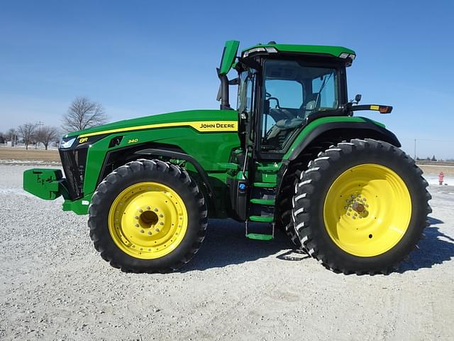 Image of John Deere 8R 340 equipment image 3