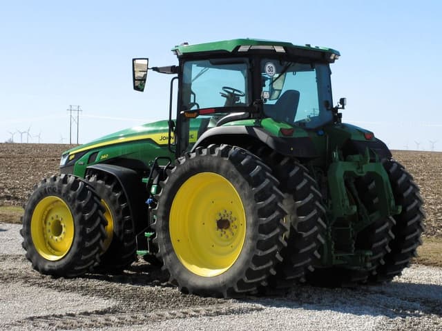 Image of John Deere 8R 340 equipment image 4