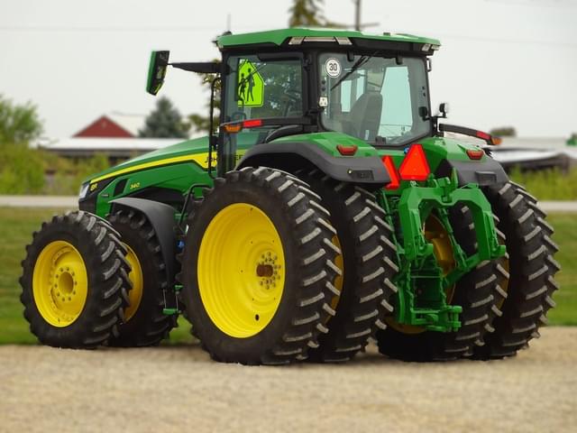 Image of John Deere 8R 340 equipment image 3