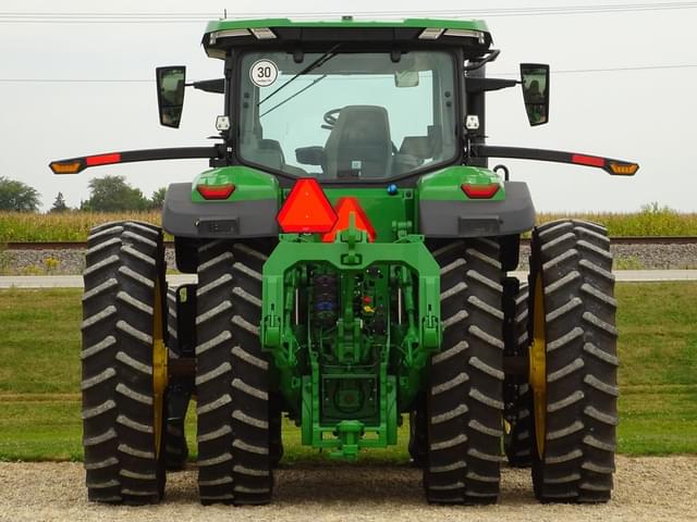Image of John Deere 8R 340 equipment image 4