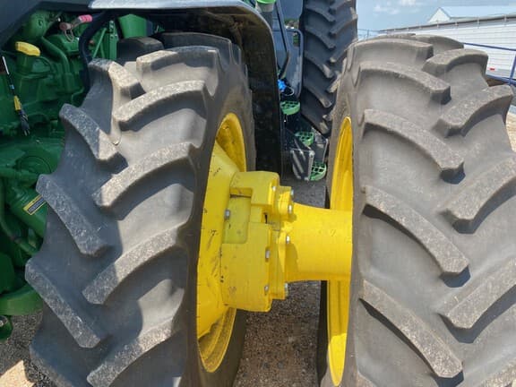 Image of John Deere 8R 340 equipment image 4
