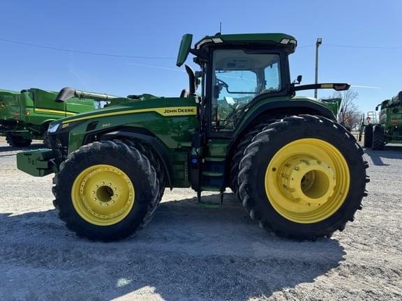 Image of John Deere 8R 340 equipment image 2