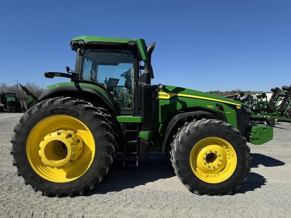 Image of John Deere 8R 340 equipment image 3