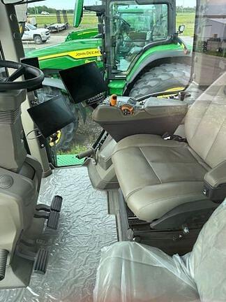 Image of John Deere 8R 340 equipment image 4