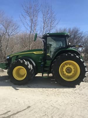 2024 John Deere 8R 340 Image