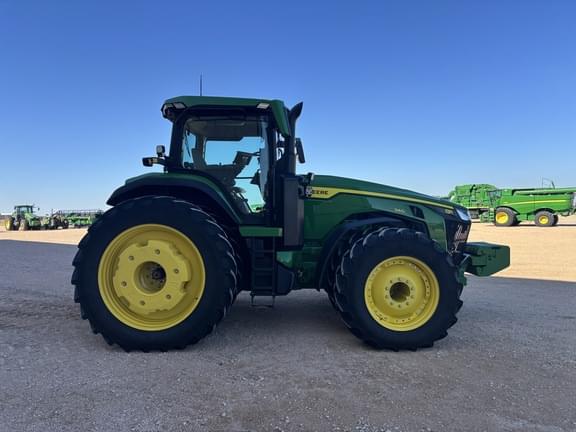 Image of John Deere 8R 340 equipment image 4