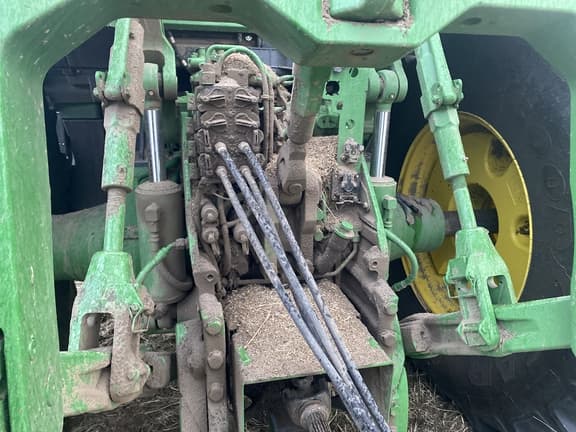 Image of John Deere 8R 340 equipment image 3