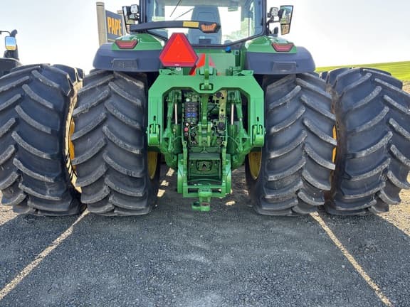 Image of John Deere 8R 340 equipment image 2