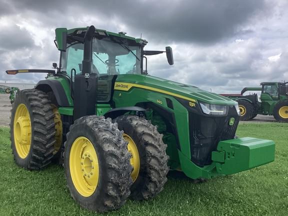 Image of John Deere 8R 340 equipment image 2