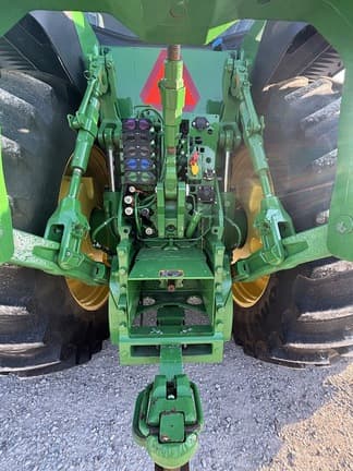 Image of John Deere 8R 340 equipment image 4