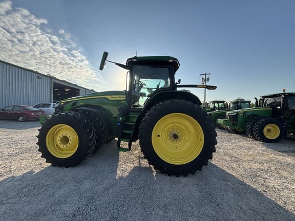 Image of John Deere 8R 340 equipment image 2