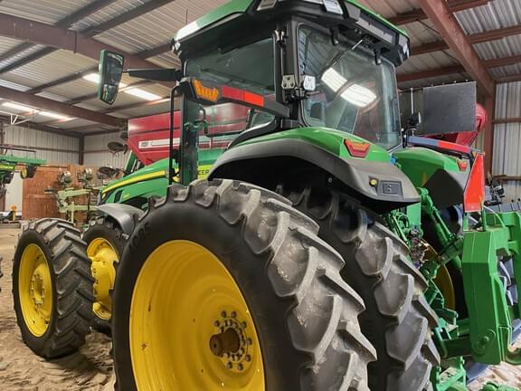 Image of John Deere 8R 340 equipment image 4