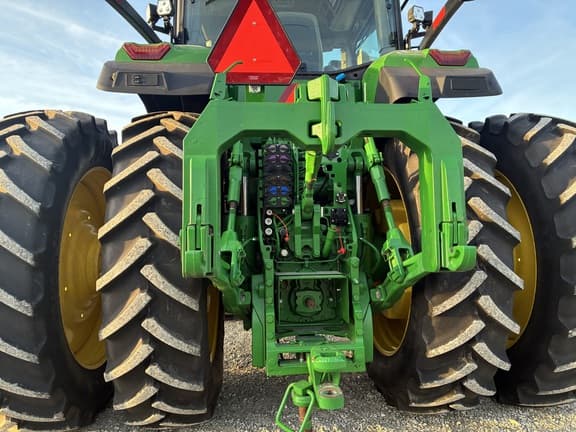 Image of John Deere 8R 340 equipment image 4