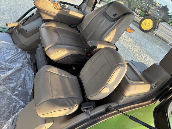 Image of John Deere 8R 340 equipment image 2