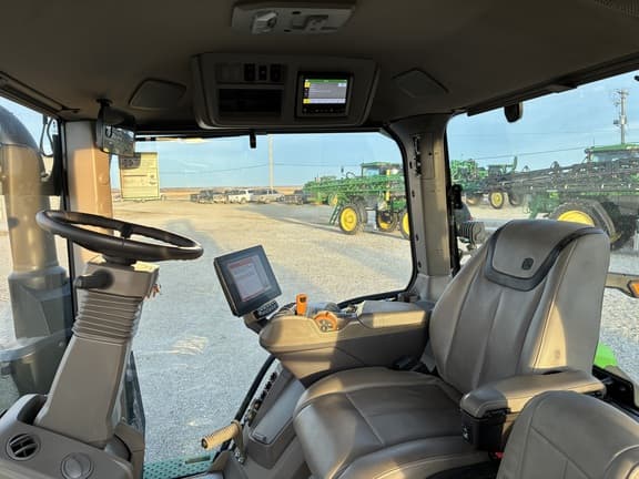 Image of John Deere 8R 340 equipment image 4