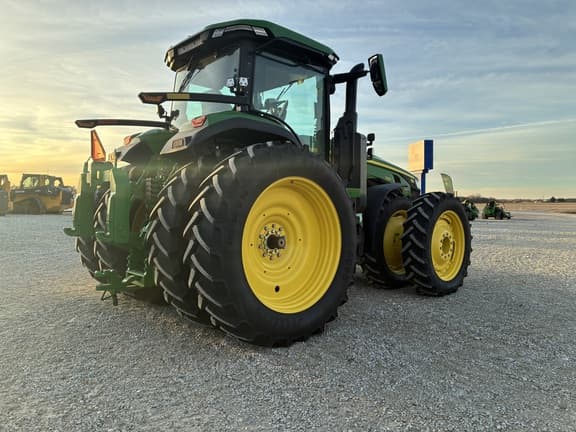 Image of John Deere 8R 340 equipment image 3
