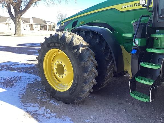 Image of John Deere 8R 340 equipment image 3