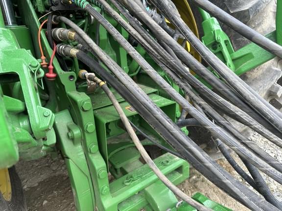Image of John Deere 8R 340 equipment image 4