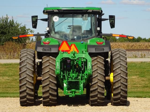 Image of John Deere 8R 340 equipment image 4