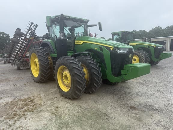 Image of John Deere 8R 340 equipment image 2