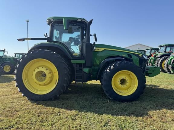Image of John Deere 8R 340 equipment image 4