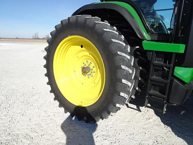 Image of John Deere 8R 340 equipment image 3