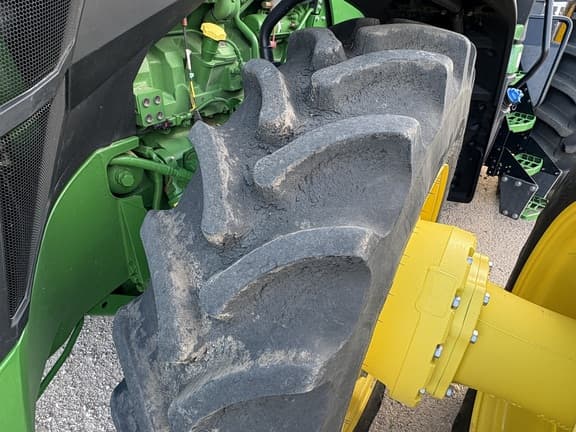 Image of John Deere 8R 340 equipment image 2