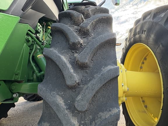 Image of John Deere 8R 340 equipment image 4