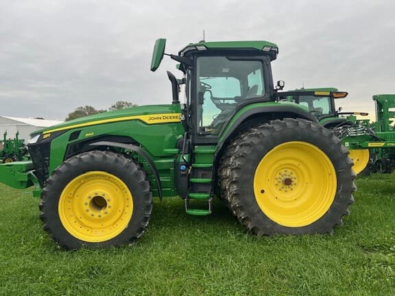 Image of John Deere 8R 340 equipment image 4