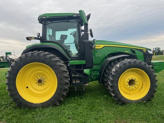 Image of John Deere 8R 340 equipment image 3