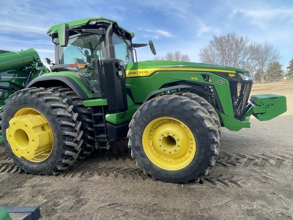 2024 John Deere 8R 370 Equipment Image0