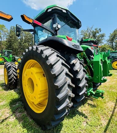 Image of John Deere 8R 370 equipment image 2