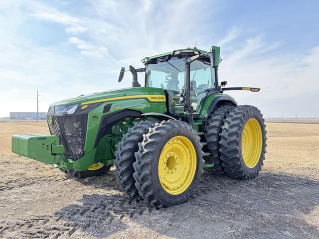 Image of John Deere 8R 370 equipment image 1