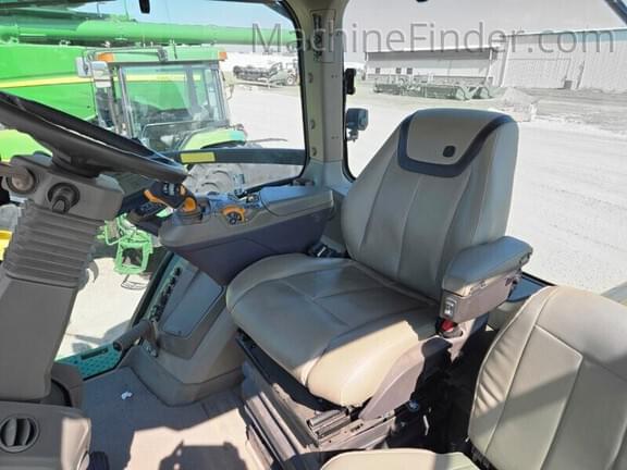 Image of John Deere 8R 370 equipment image 4