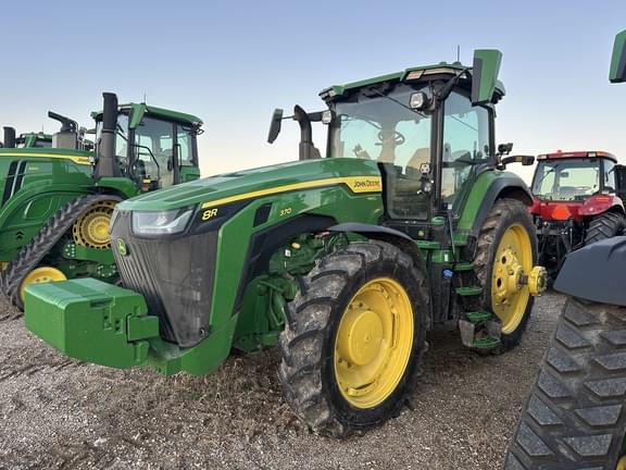 Image of John Deere 8R 370 equipment image 2