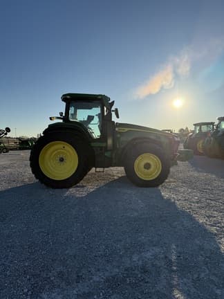 Image of John Deere 8R 370 equipment image 3