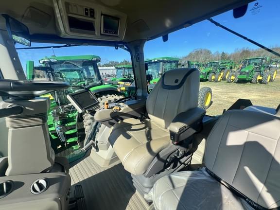 Image of John Deere 8R 370 equipment image 3