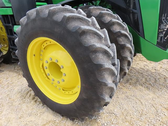 Image of John Deere 8R 370 equipment image 4