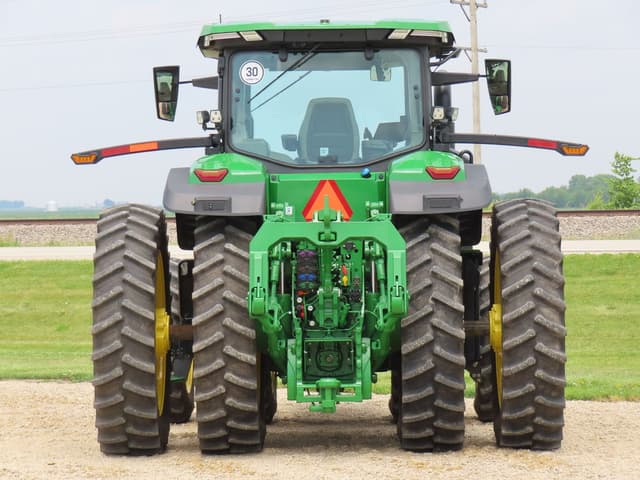 Image of John Deere 8R 370 equipment image 4