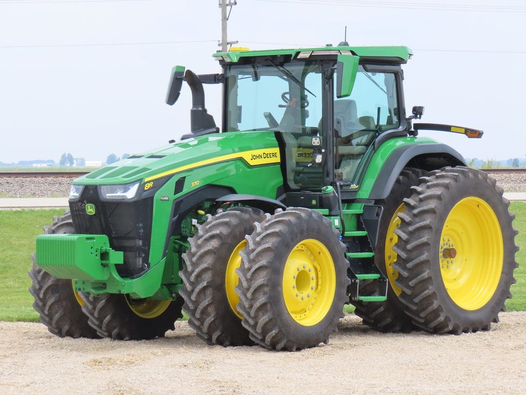 2024 John Deere 8R 370 Equipment Image0