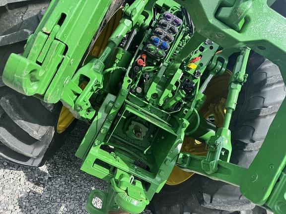 Image of John Deere 8R 370 equipment image 4
