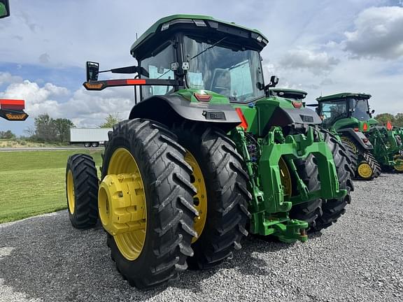 Image of John Deere 8R 370 equipment image 2