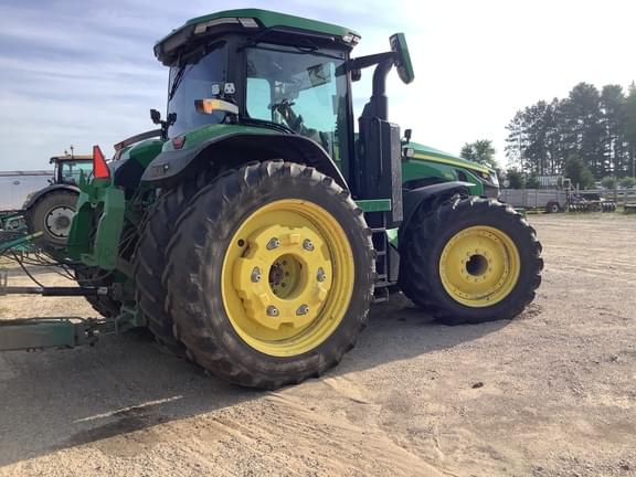 Image of John Deere 8R 370 equipment image 3