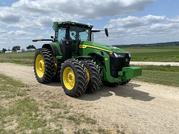 Image of John Deere 8R 370 equipment image 2