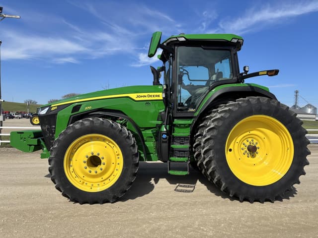 Image of John Deere 8R 370 equipment image 3