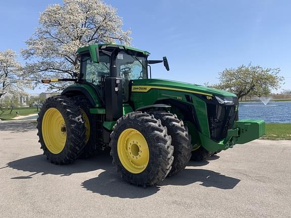 Image of John Deere 8R 370 equipment image 2