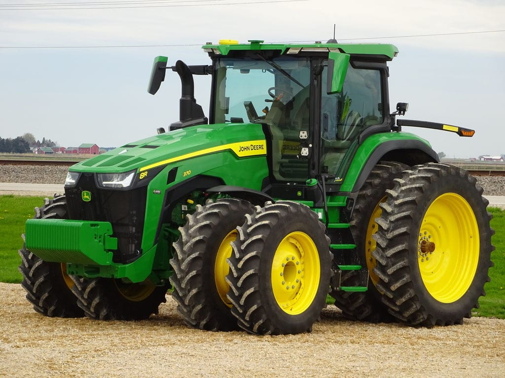 2024 John Deere 8R 370 Equipment Image0