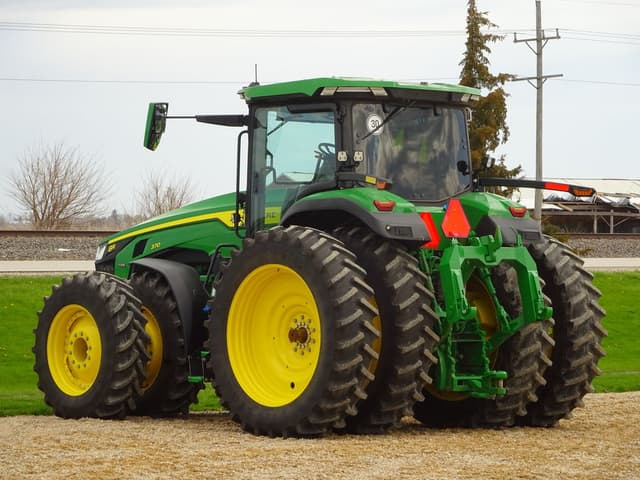 Image of John Deere 8R 370 equipment image 3