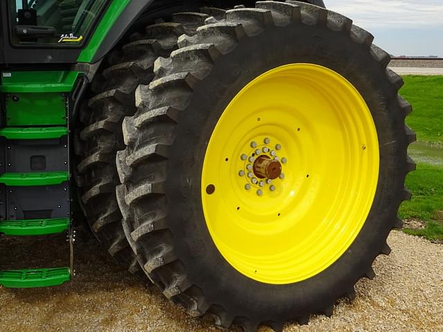Image of John Deere 8R 370 equipment image 4