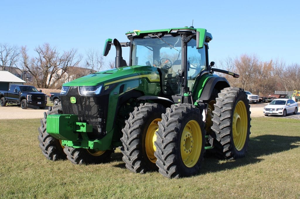 2024 John Deere 8R 370 Equipment Image0